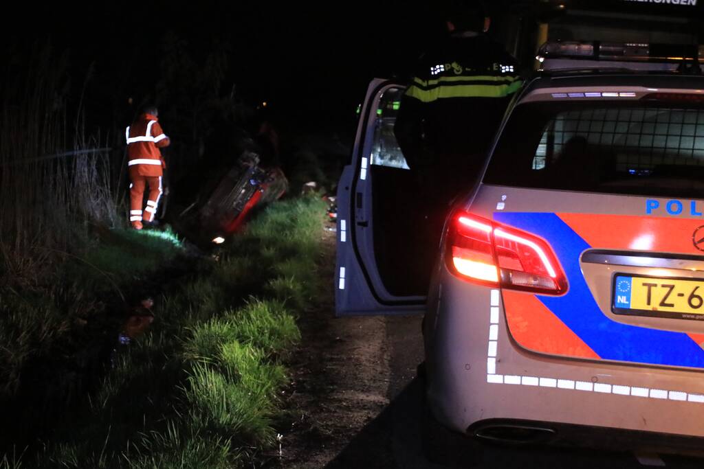 Auto zwaar beschadigd na eenzijdig ongeval