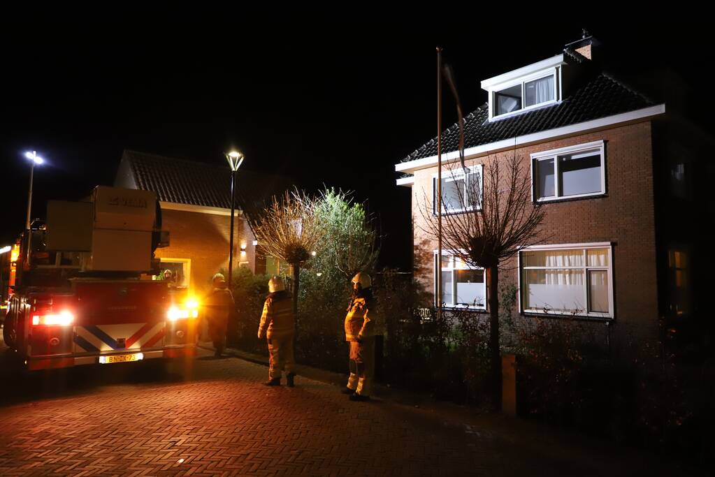 Brand in schoorsteen snel onder controle