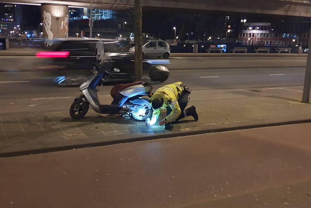 Scooterrijder zwaargewond na eenzijdig ongeval