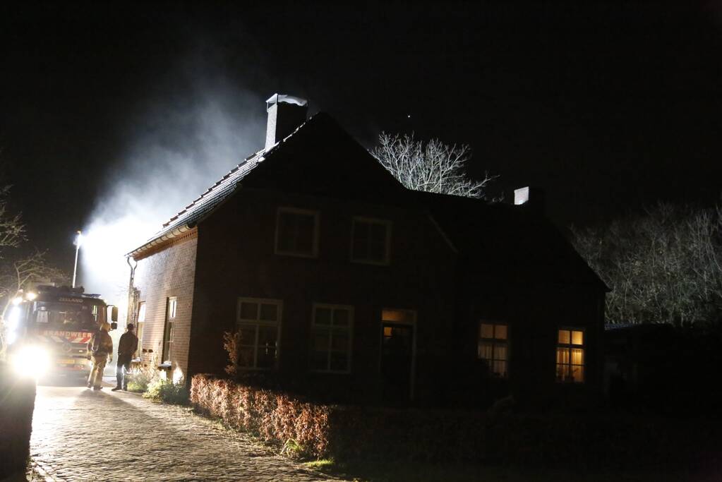 Flinke rookontwikkeling bij brand in schuur