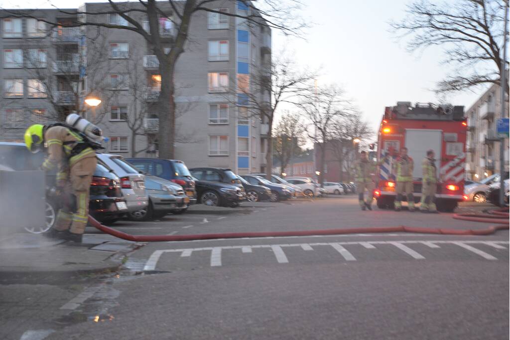 Forse rookontwikkeling bij ondergrondse containerbrand