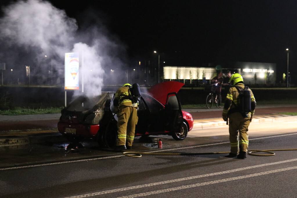 Auto volledig uitgebrand