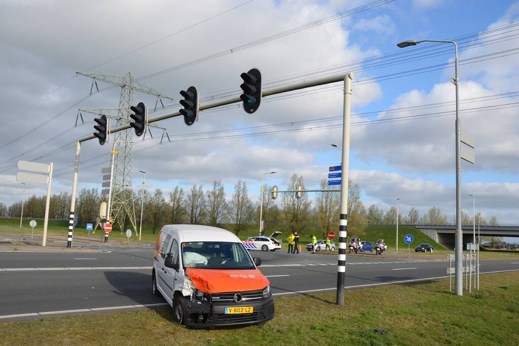 Flinke schade na ongeval op kruising