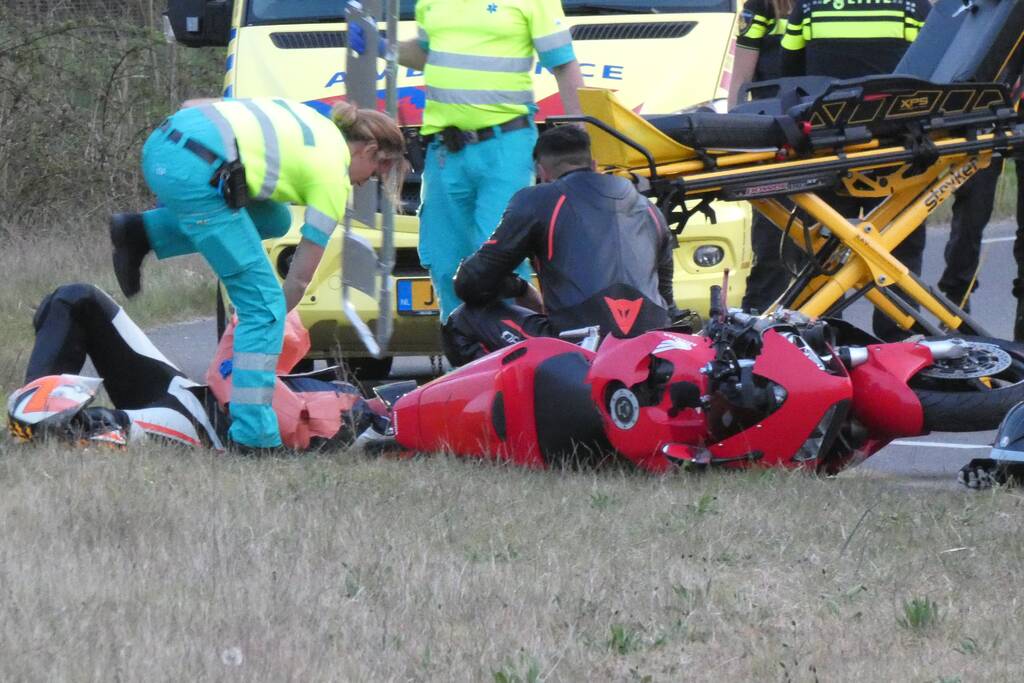 Gewonden bij aanrijding met motoren