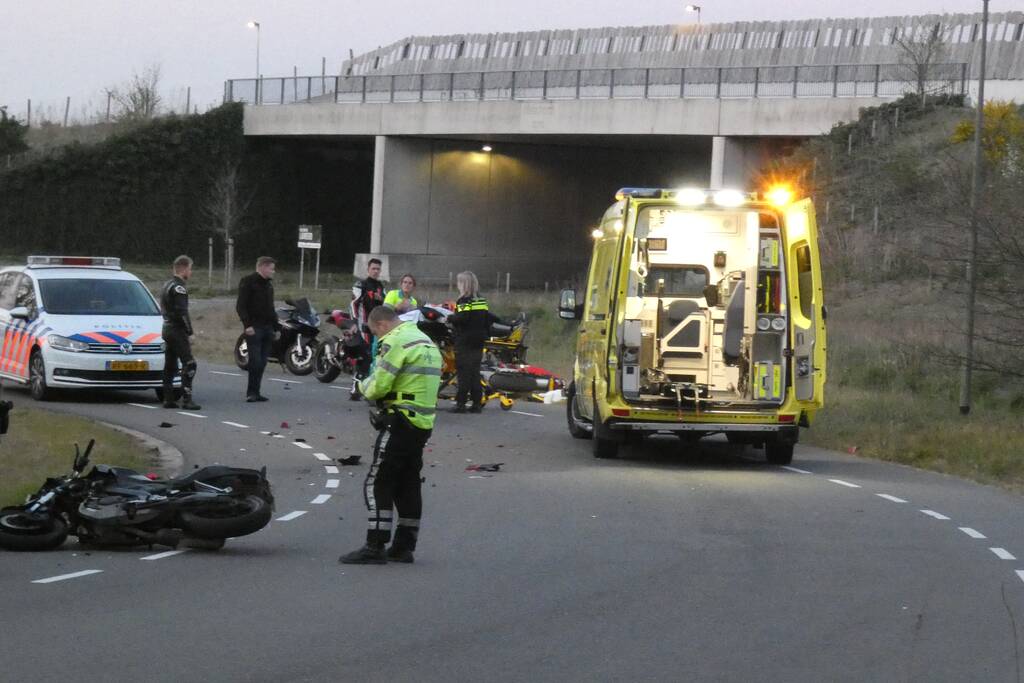 Gewonden bij aanrijding met motoren