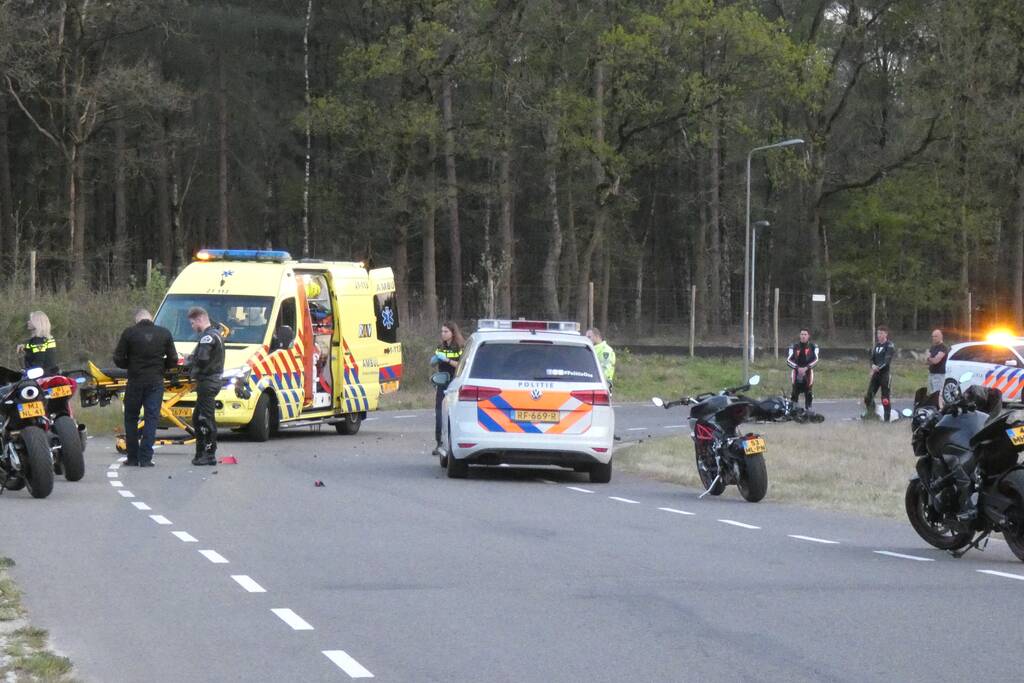 Gewonden bij aanrijding met motoren