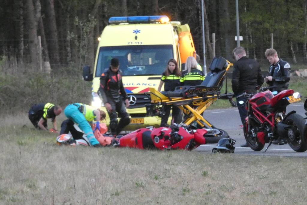 Gewonden bij aanrijding met motoren