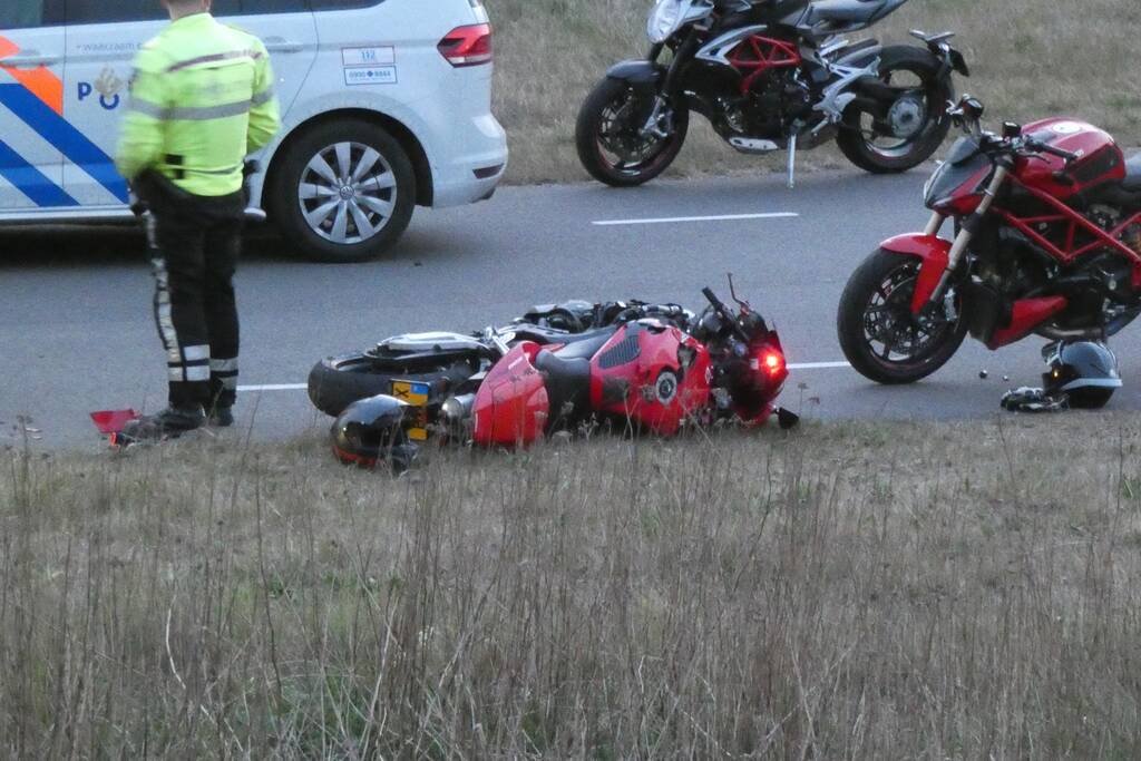 Gewonden bij aanrijding met motoren