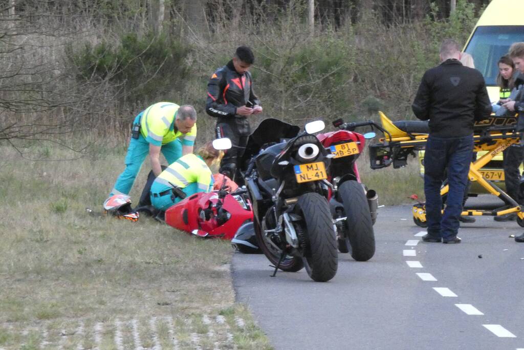 Gewonden bij aanrijding met motoren