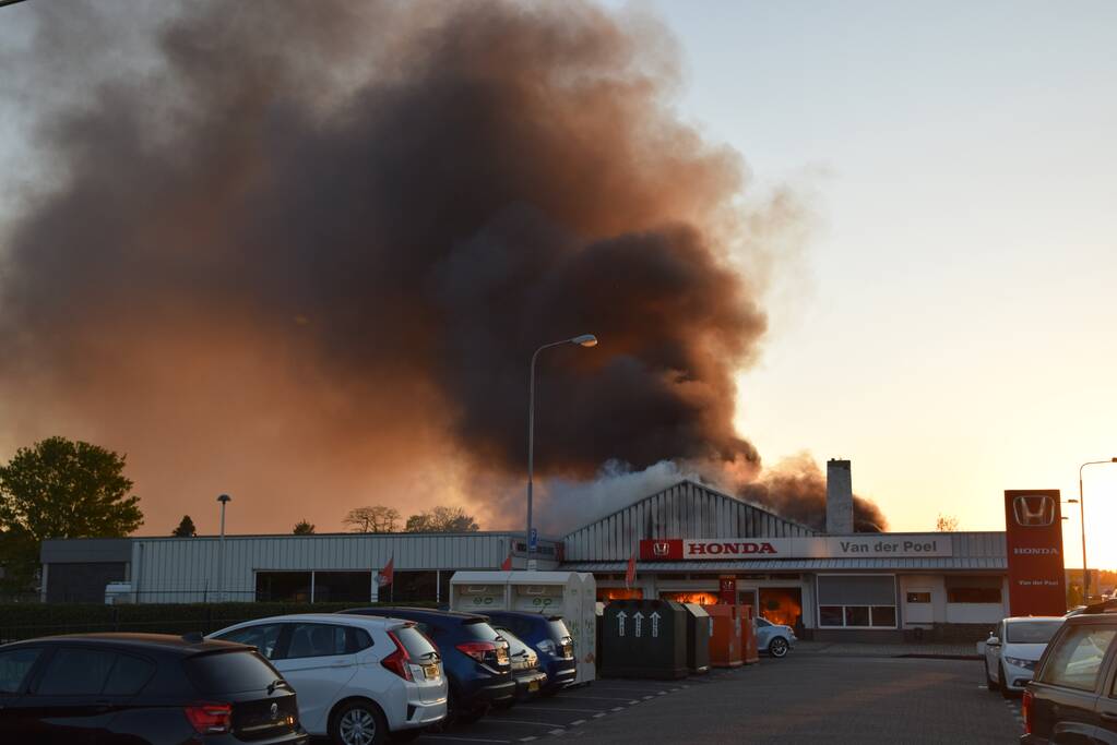 Grote brand bij Honda garage