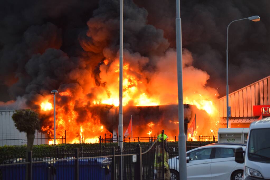 Grote brand bij Honda garage