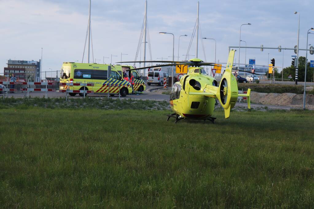 Scooterrijder gaat onderuit en raakt ernstig gewond