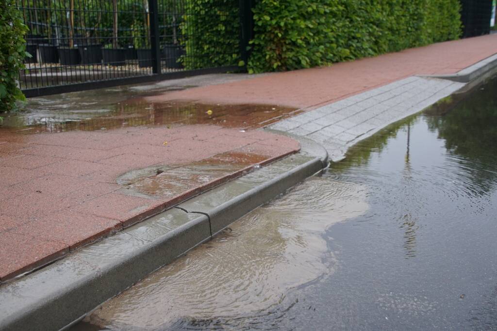 Waterlekkage zorgt voor flinke plassen