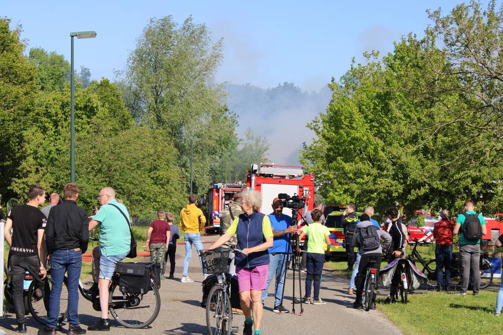 Veel rook bij grote brand Zuiderzeewijk