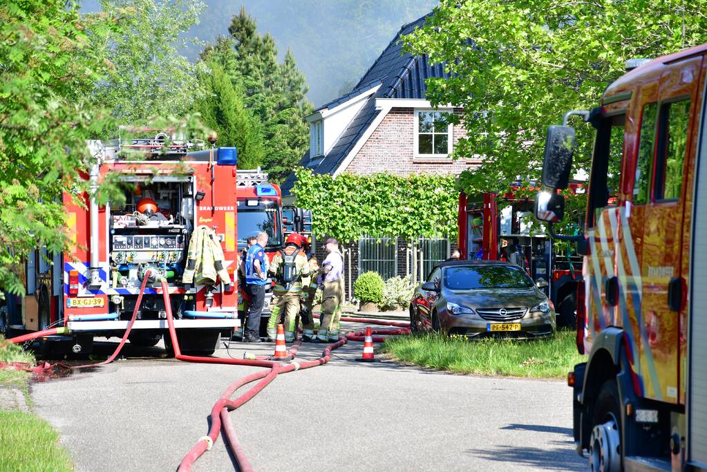 Veel rook bij grote brand Zuiderzeewijk