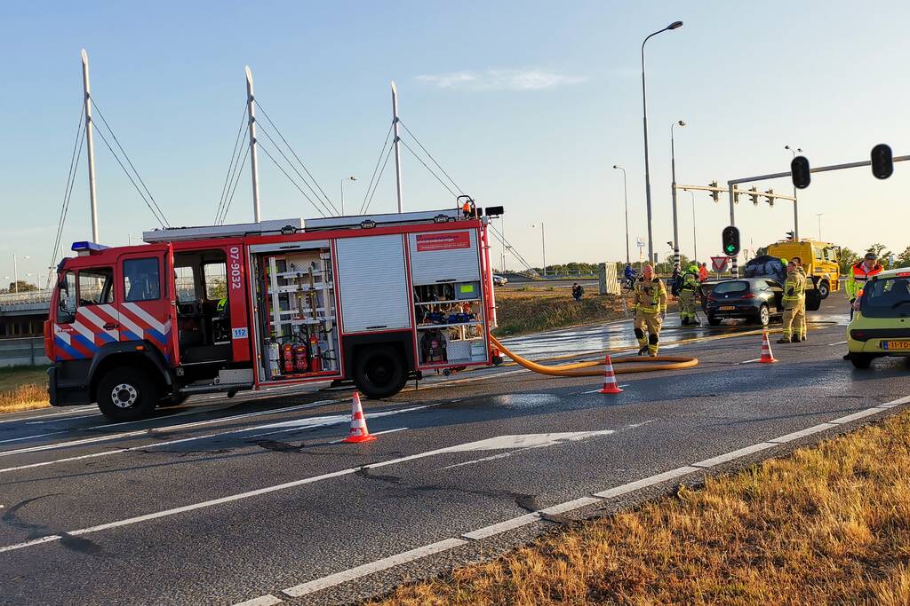 Auto gaat in vlammen op