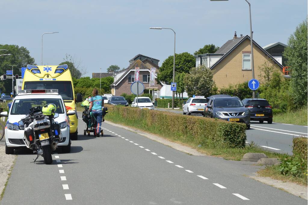 Automobilist ziet scooterrijder over het hoofd