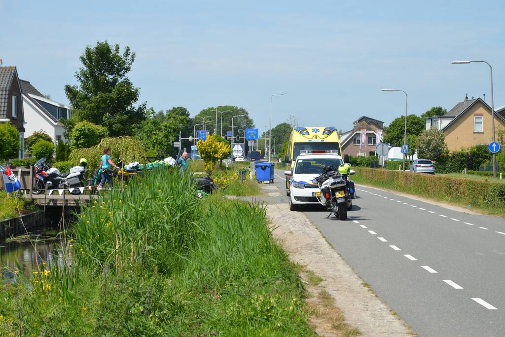 Automobilist ziet scooterrijder over het hoofd