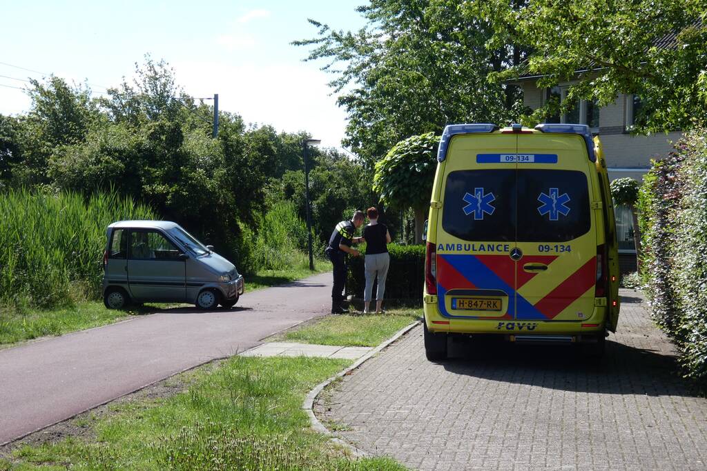 Bestuurder canta gewond na botsing op hekwerk