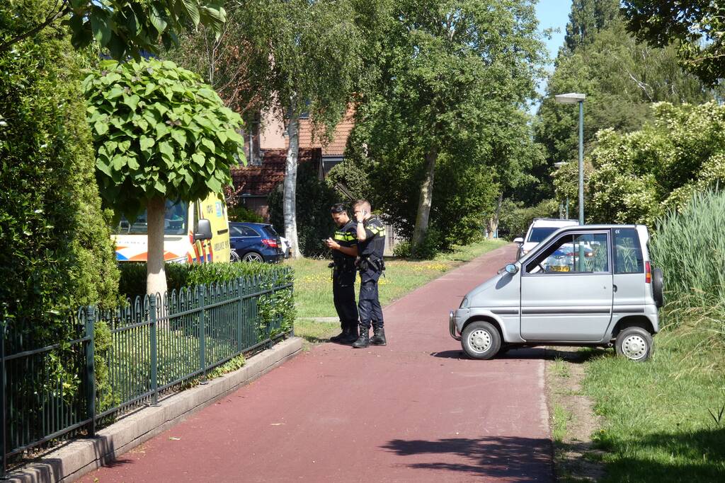 Bestuurder canta gewond na botsing op hekwerk