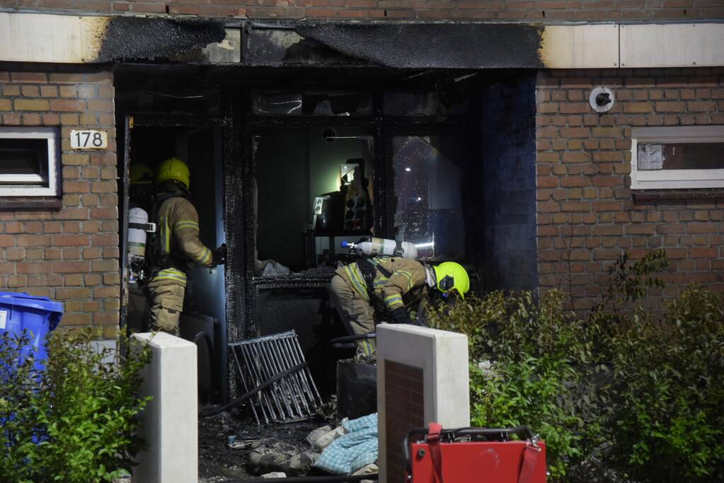 Woning verwoest door flinke brand