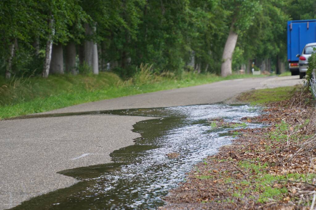 Waterleiding van de brandweer gesprongen