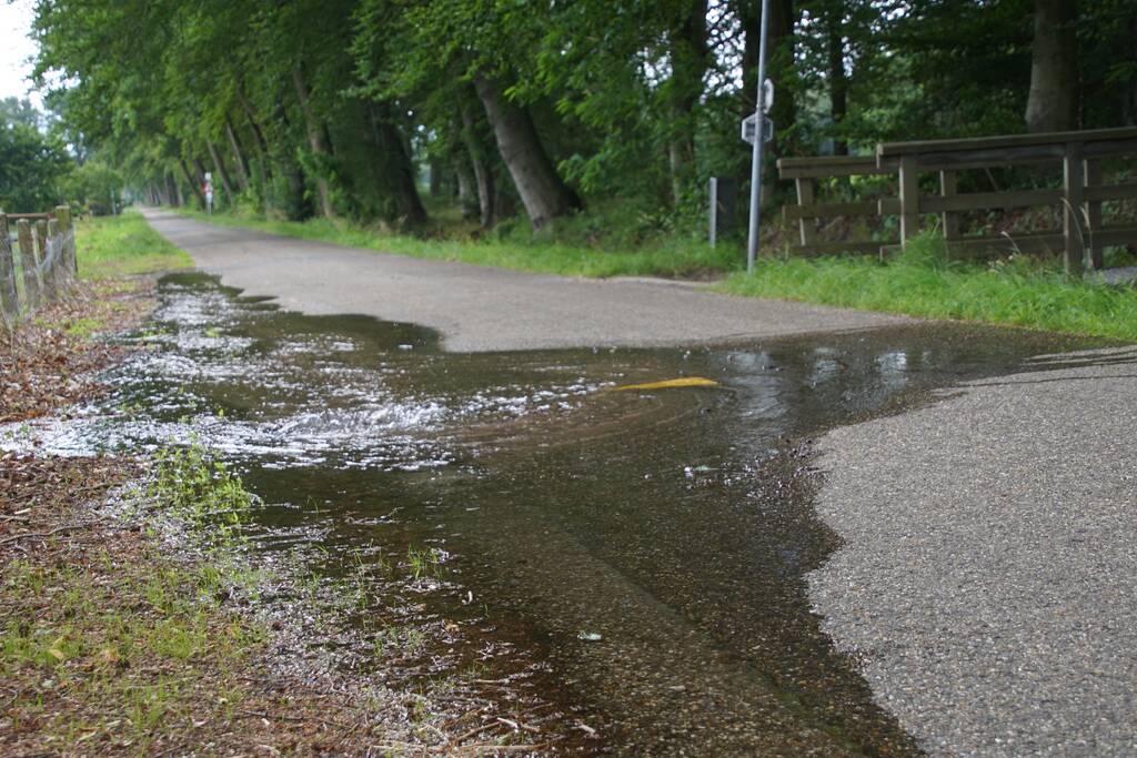 Waterleiding van de brandweer gesprongen