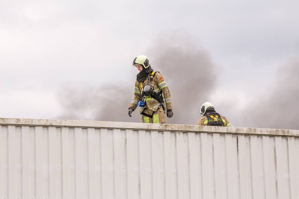 Brand bij bedrijfspand