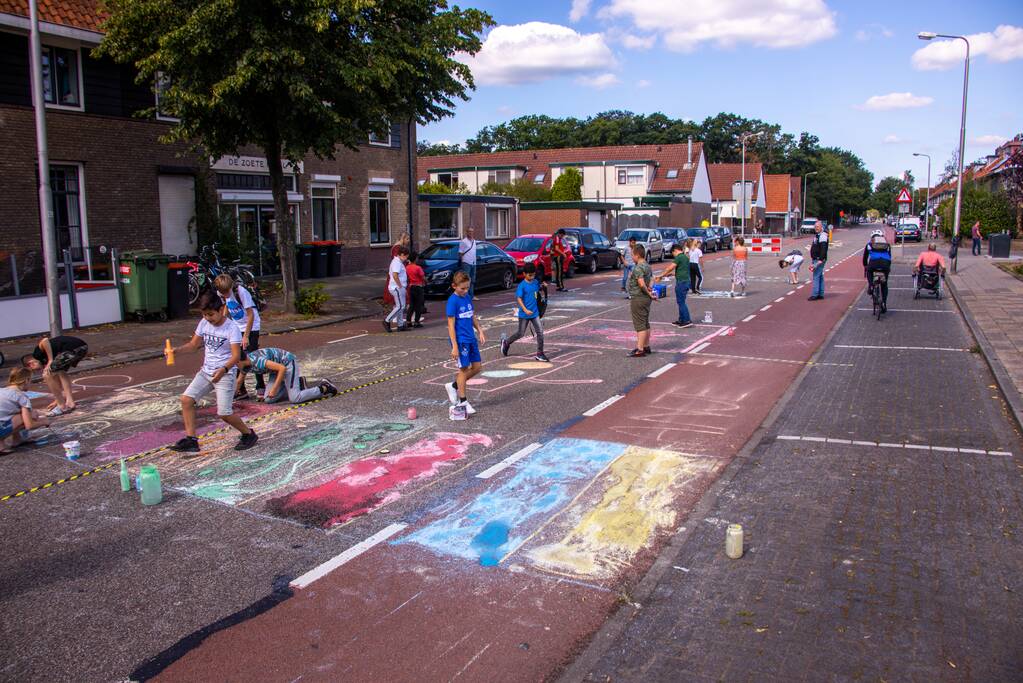 Geen bekeuring, maar bekleuring in het Soesterkwartier