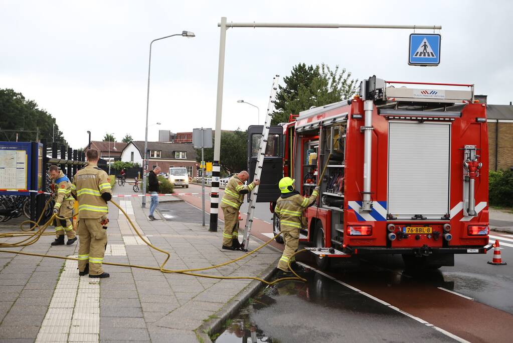 Station Nijkerk deels afgesloten door mogelijke brand