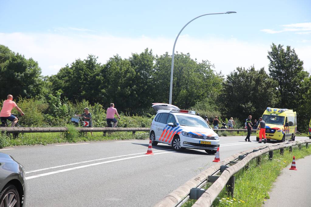 Traumahelikopter landt voor incident op fietspad