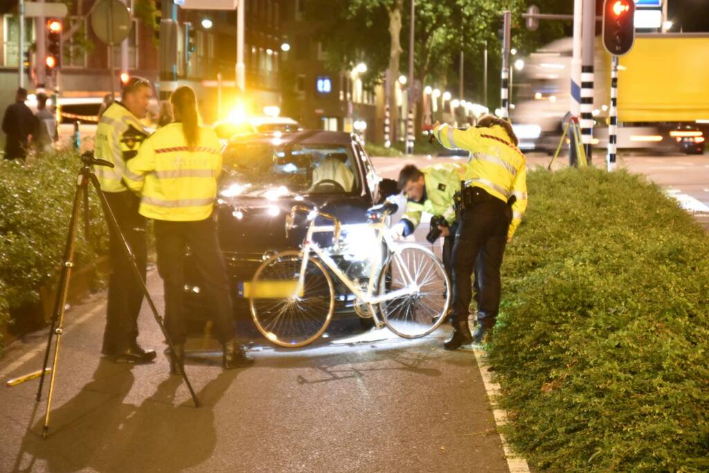 Wielrenner gewond na aanrijding met auto