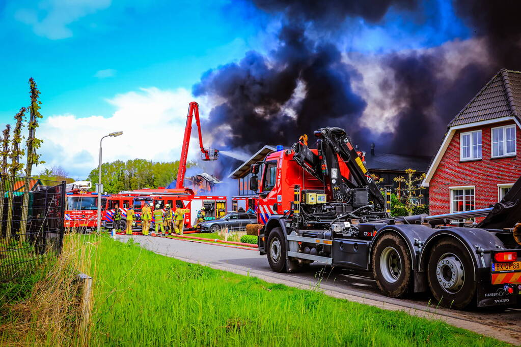 Zeer grote brand in bedijfsverzamelgebouw