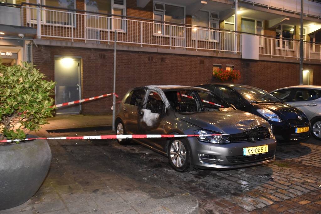 Auto verwoest door brand