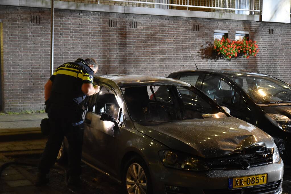 Auto verwoest door brand