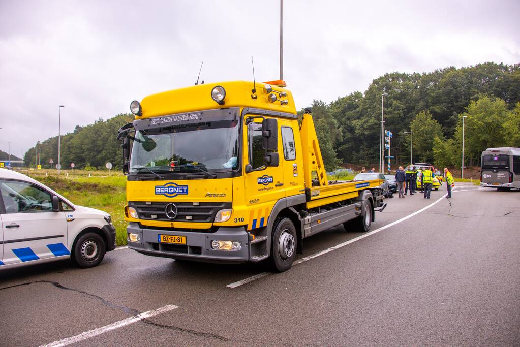 Schade na aanrijding tussen twee auto's