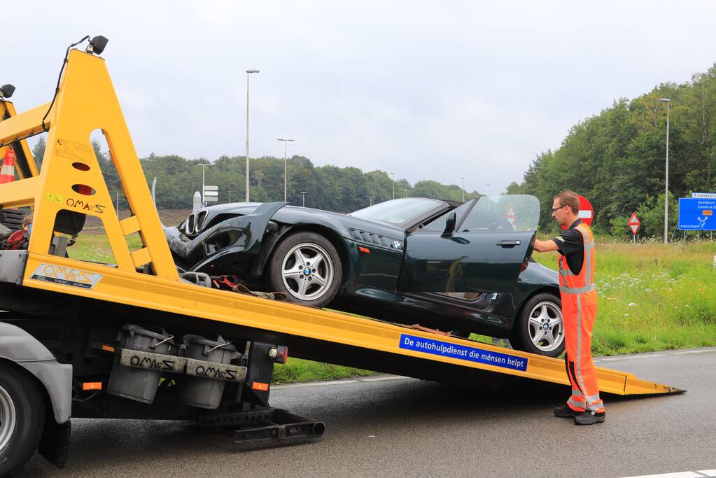 Schade na aanrijding tussen twee auto's