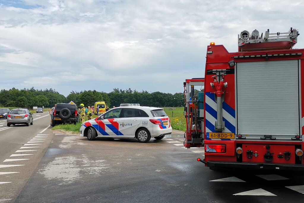 Twee auto's beschadigd bij aanrijding