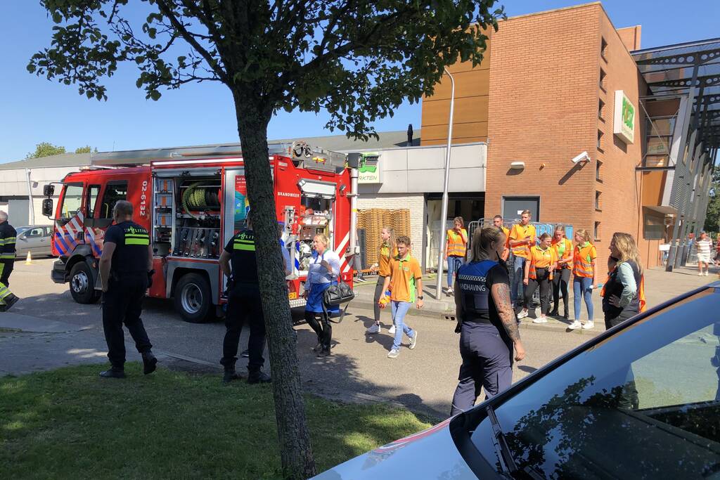 Poiesz supermarkt ontruimd na brand