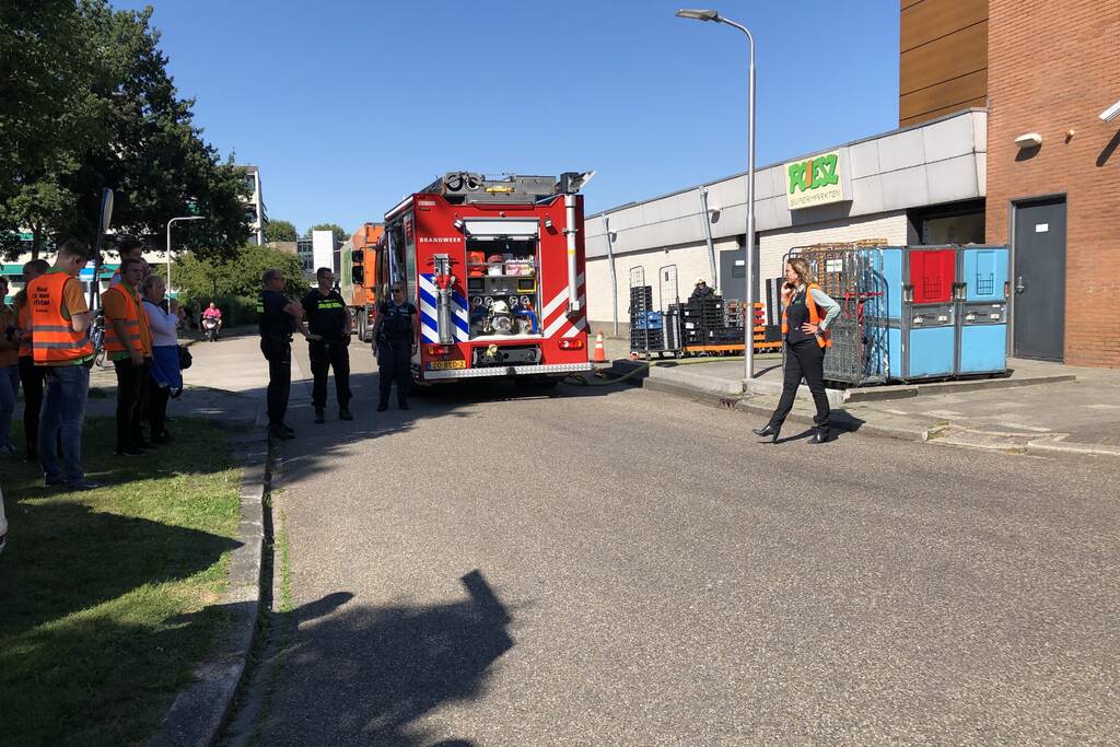 Poiesz supermarkt ontruimd na brand