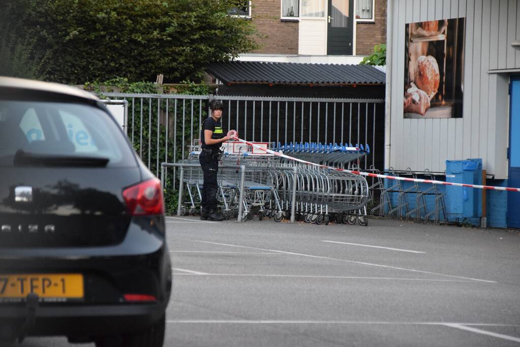 Man gevlucht na gewapende overval supermarkt Hoogvliet