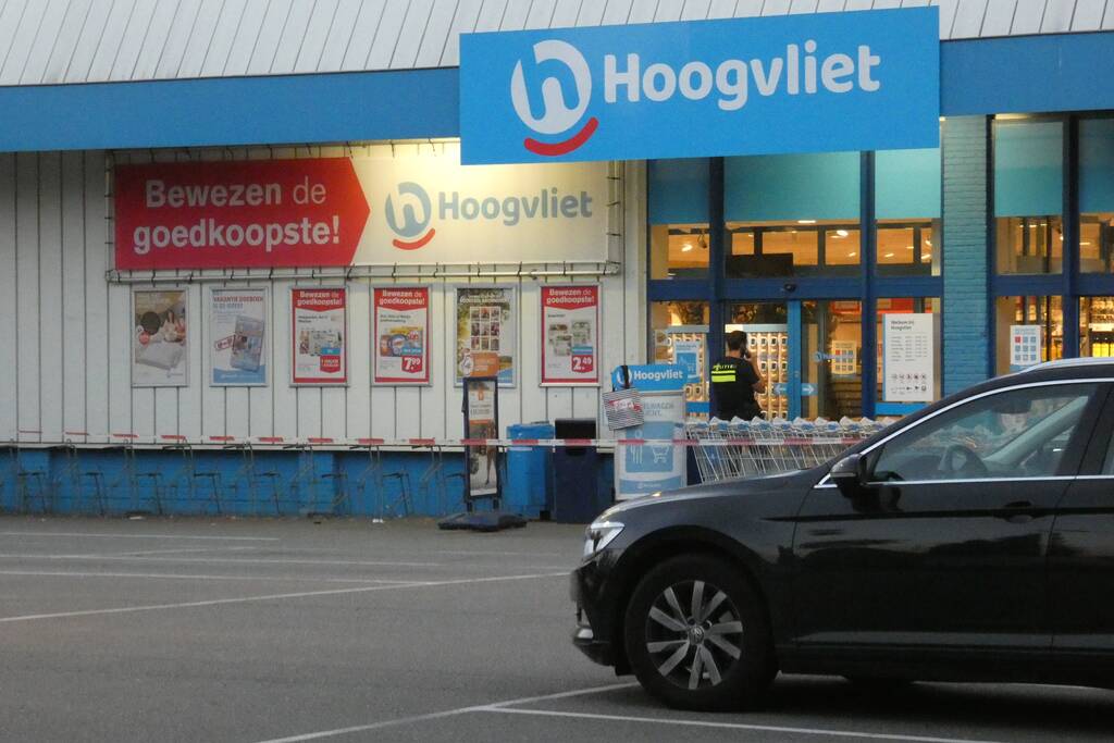 Man gevlucht na gewapende overval supermarkt Hoogvliet