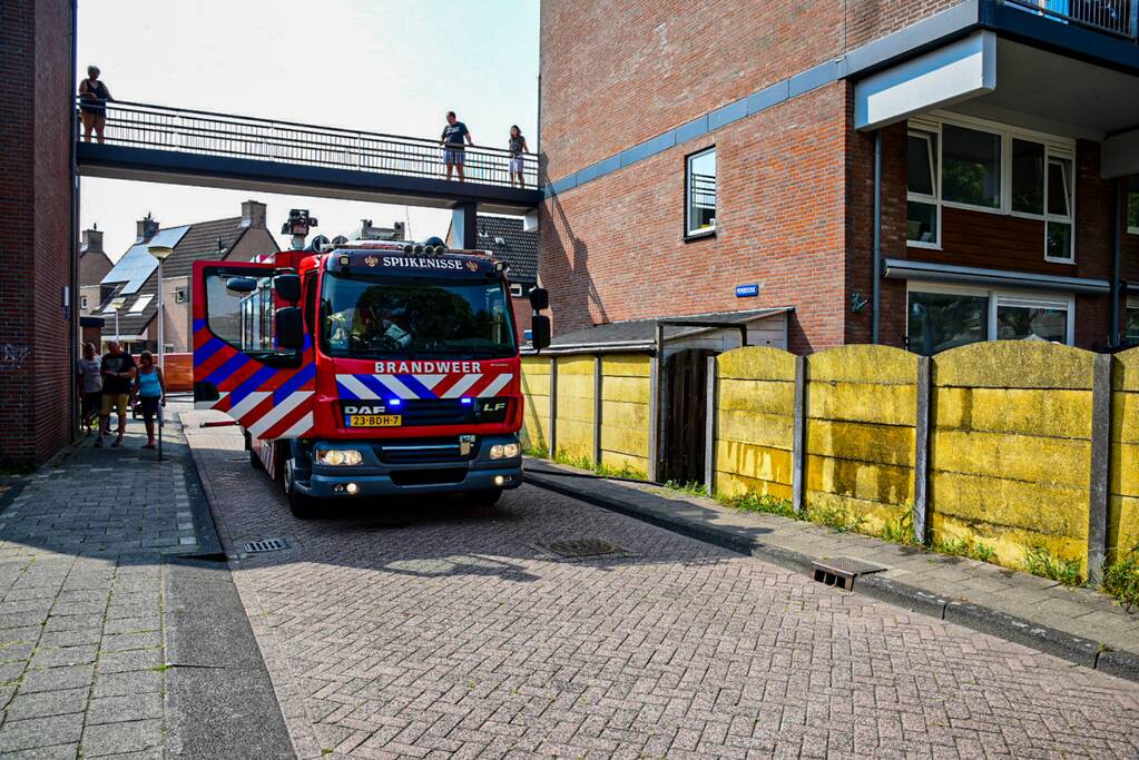 Rommel in achtertuin vliegt in brand