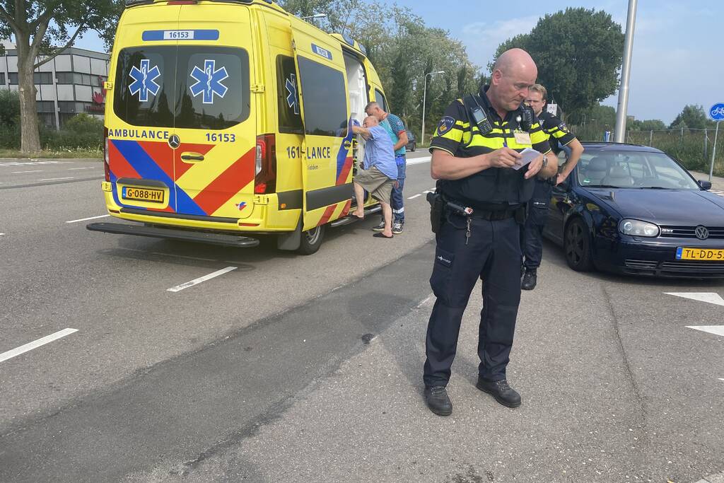 Oudere man gewond na val met scooter