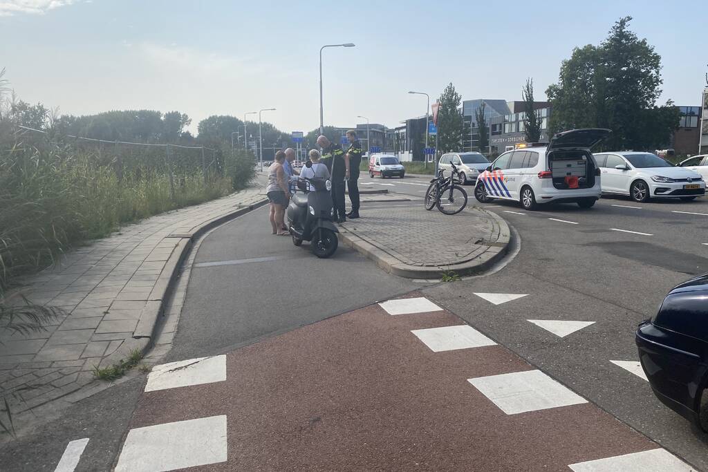 Oudere man gewond na val met scooter