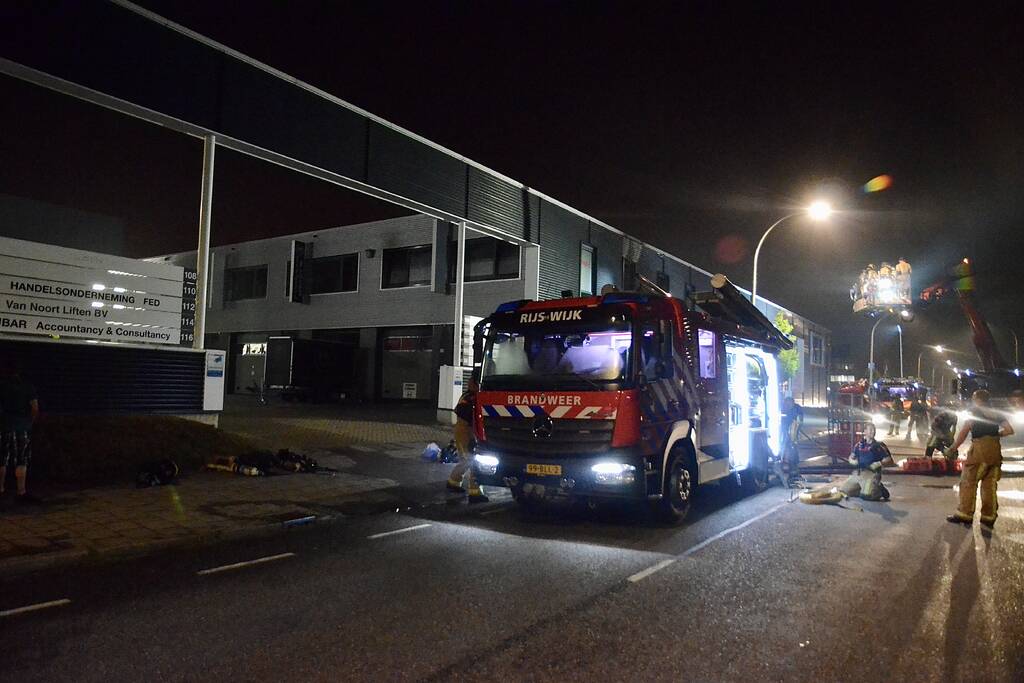 Grote brand in bedrijfspand