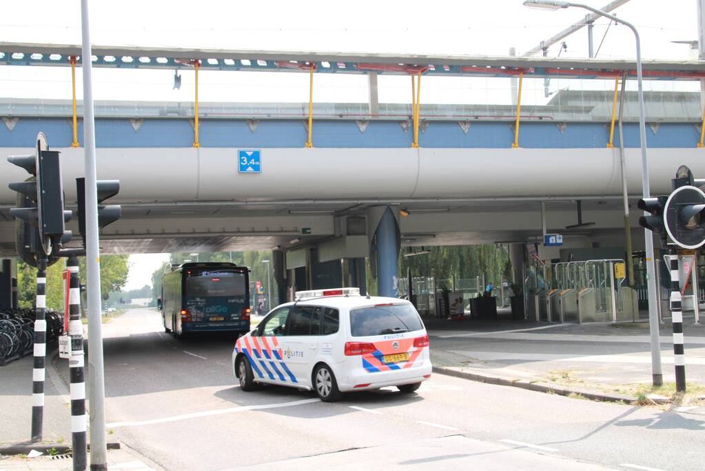 Zoekactie naar verdachte nabij station Parkwijk