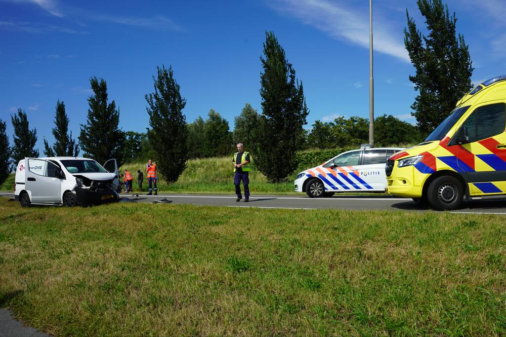 Drie voertuigen betrokken bij frontale aanrijding