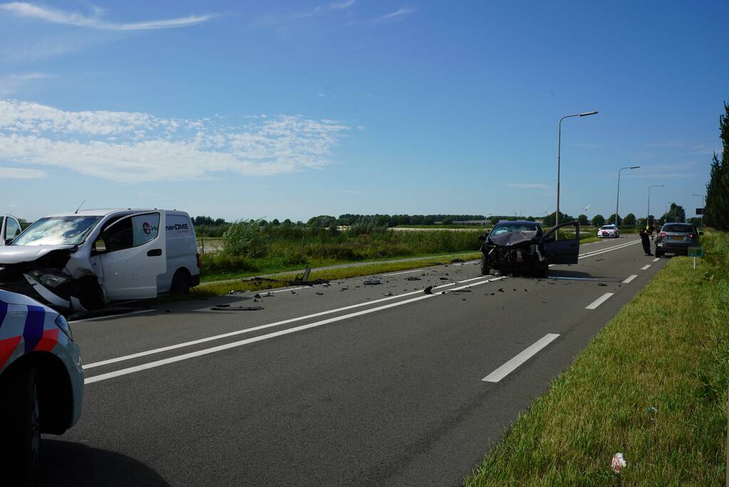 Drie voertuigen betrokken bij frontale aanrijding