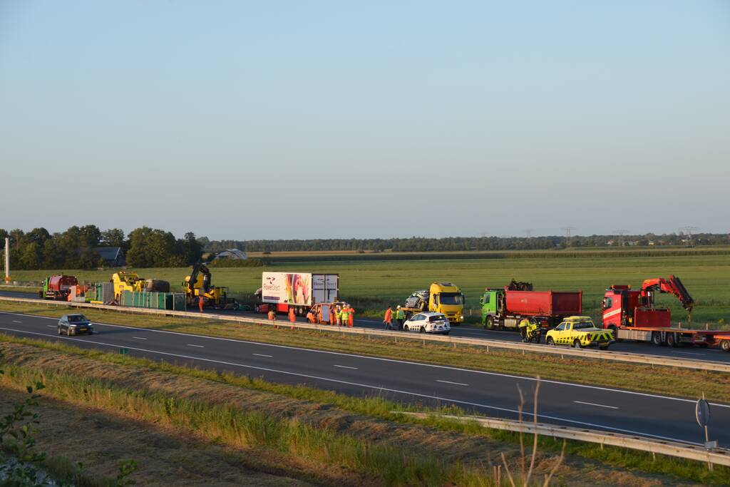 Persoon overleden bij zeer ernstig verkeersongeval